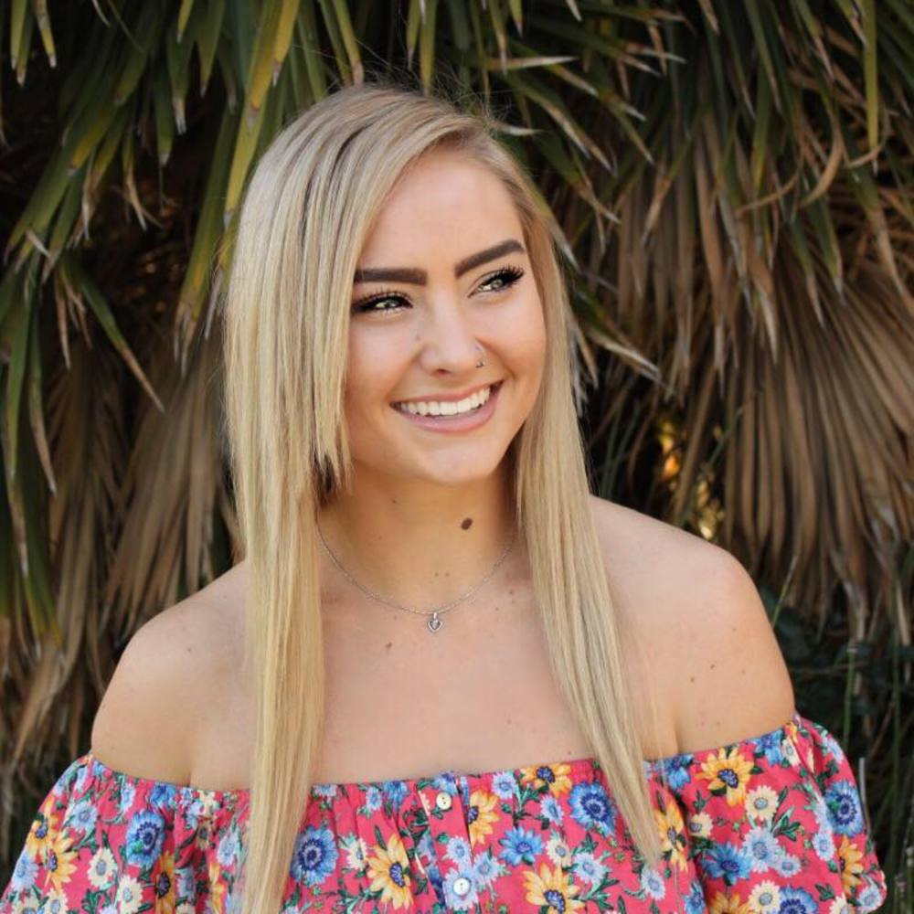 Meet your Posher, Elli